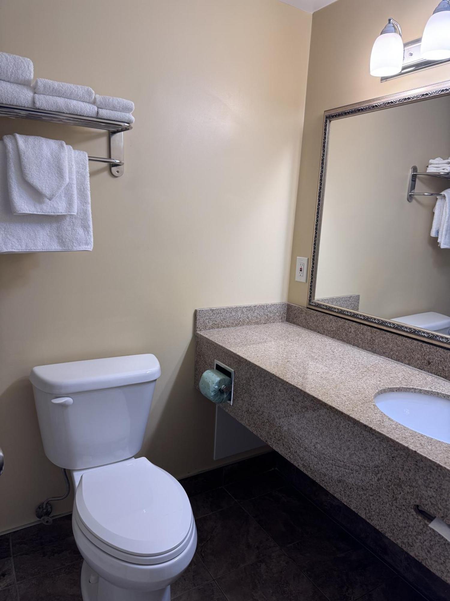 Ramada By Wyndham London Hotel Ngoại thất bức ảnh